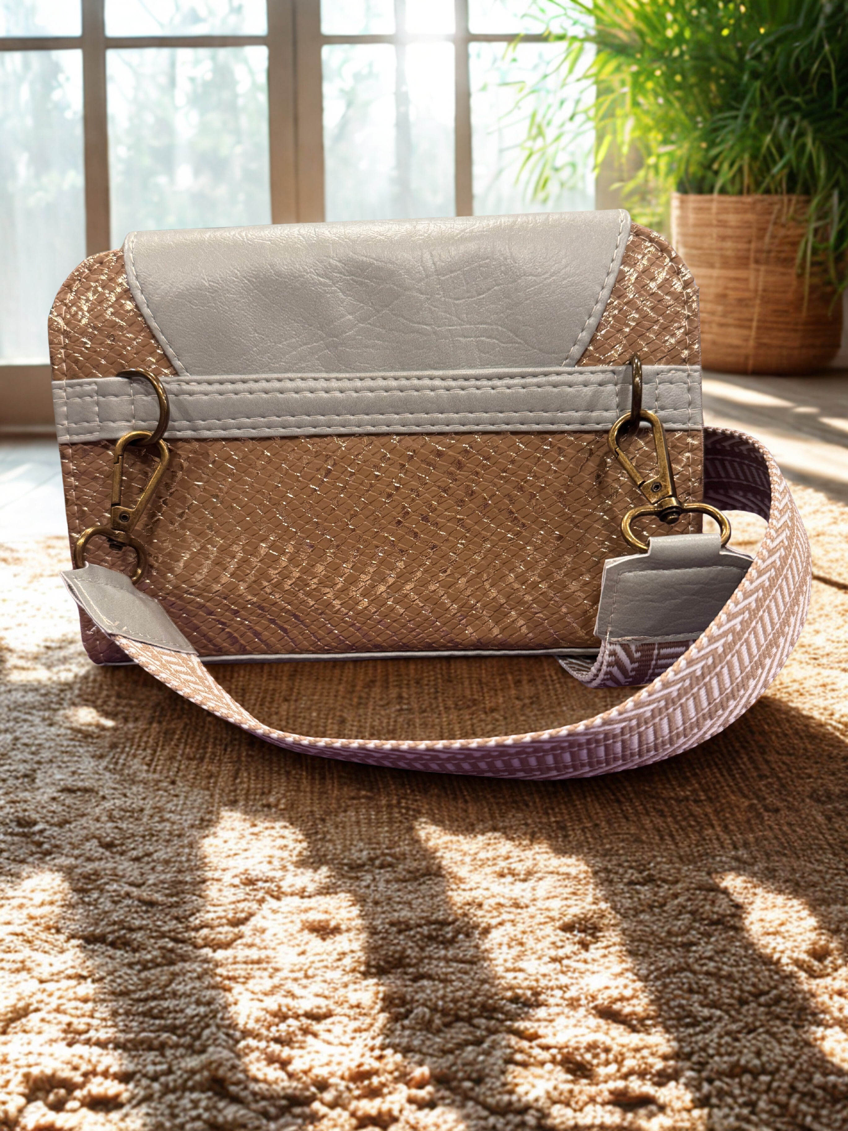 Lemonza Clutch/Crossbody