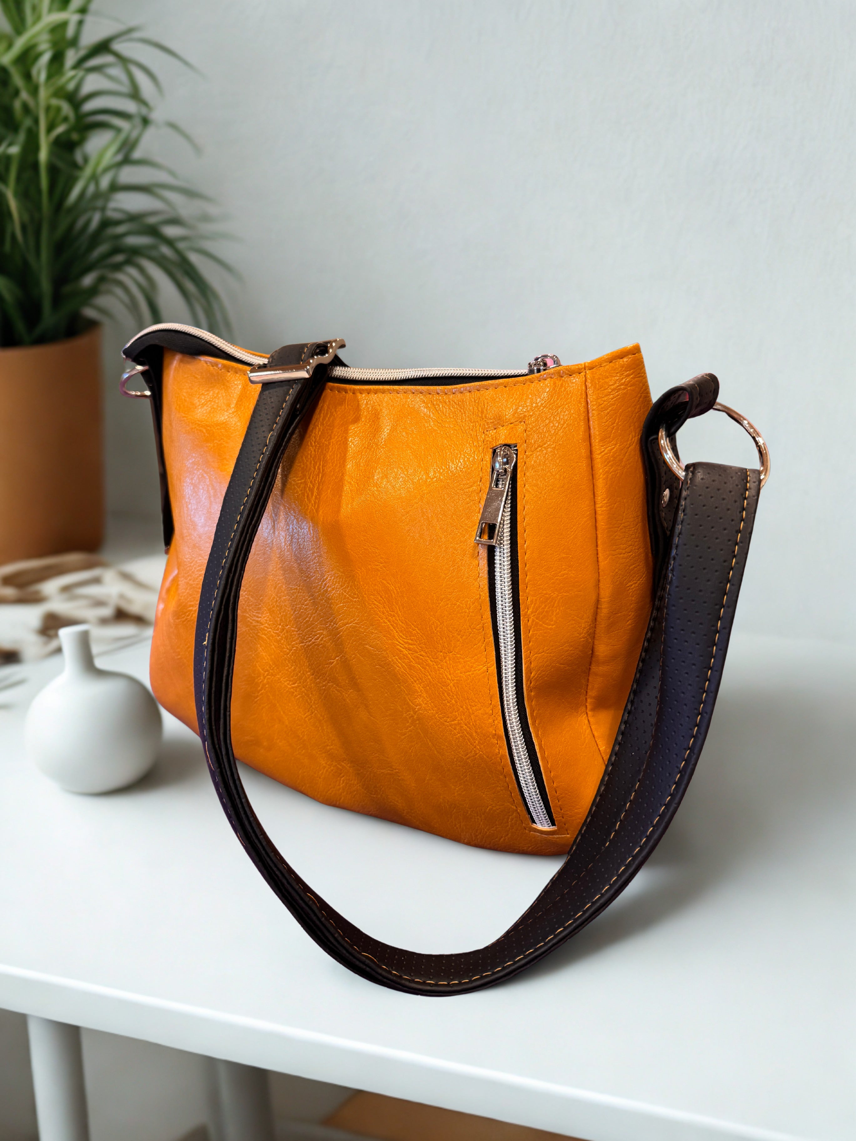 Callie Crossbody Bag