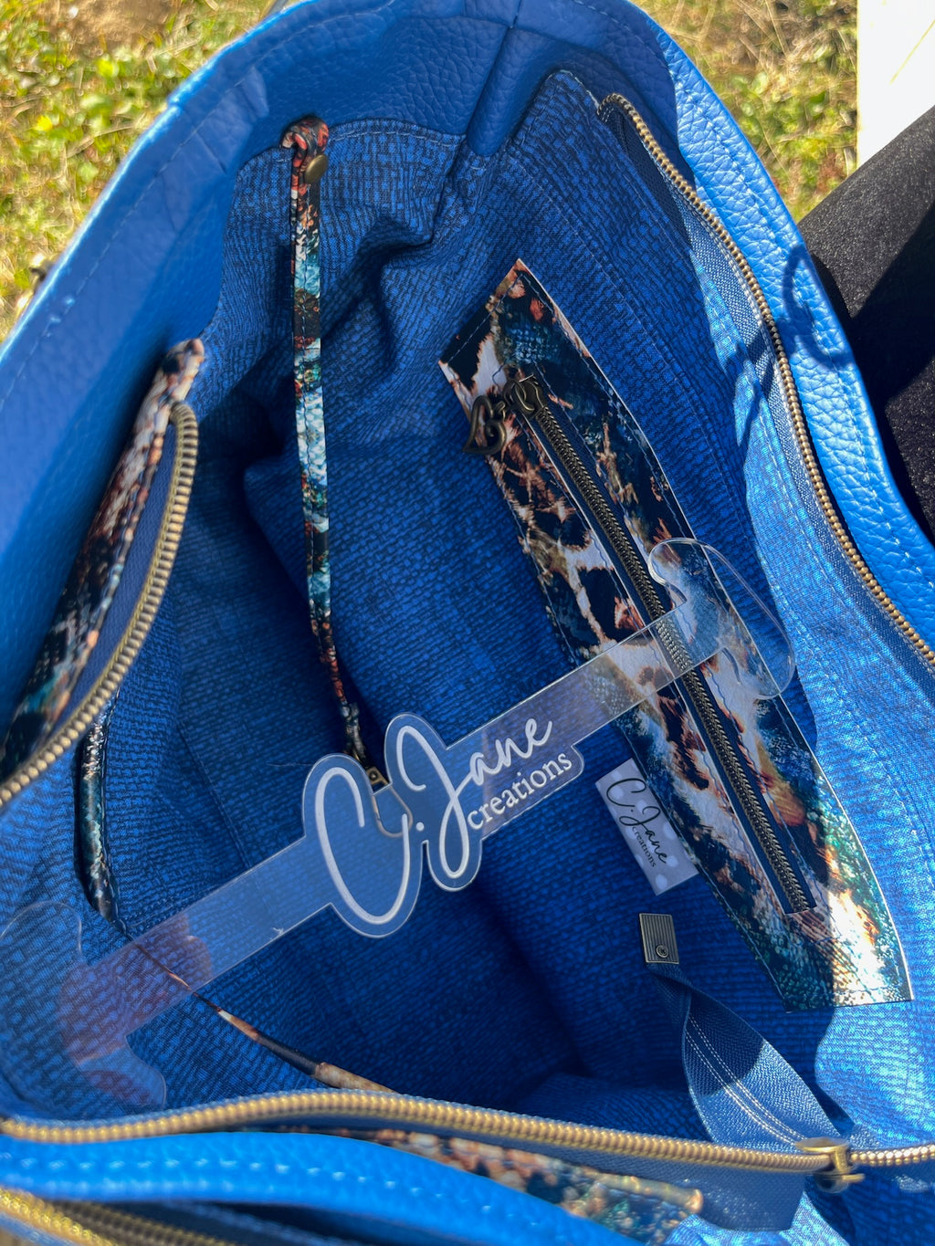 Leilani Handbag in Blue/Animal