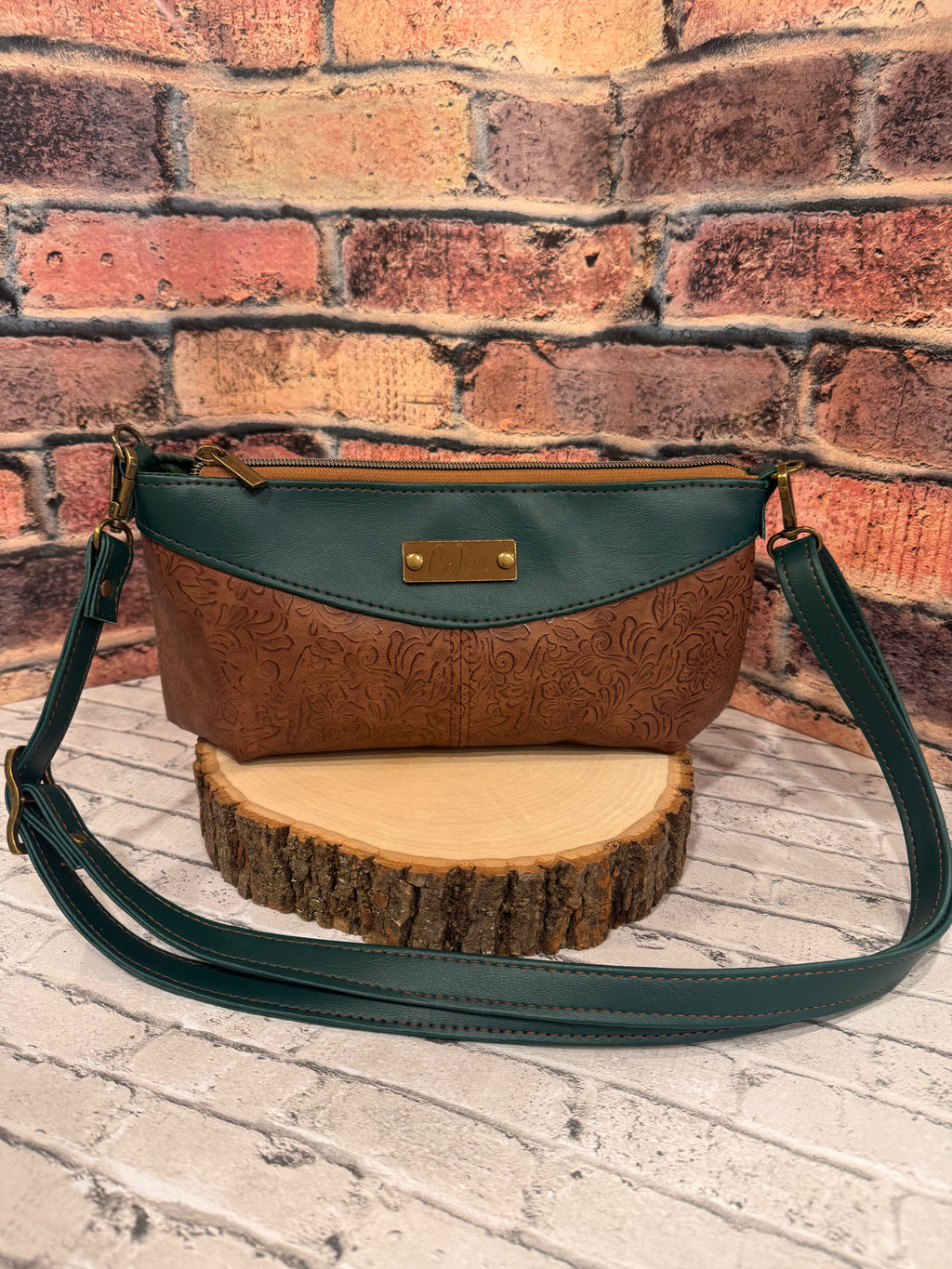 Ellana Crossbody in Green