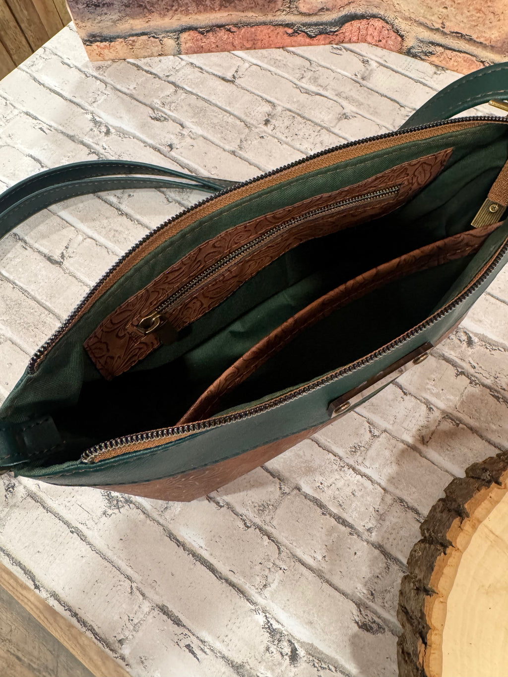 Ellana Crossbody in Green