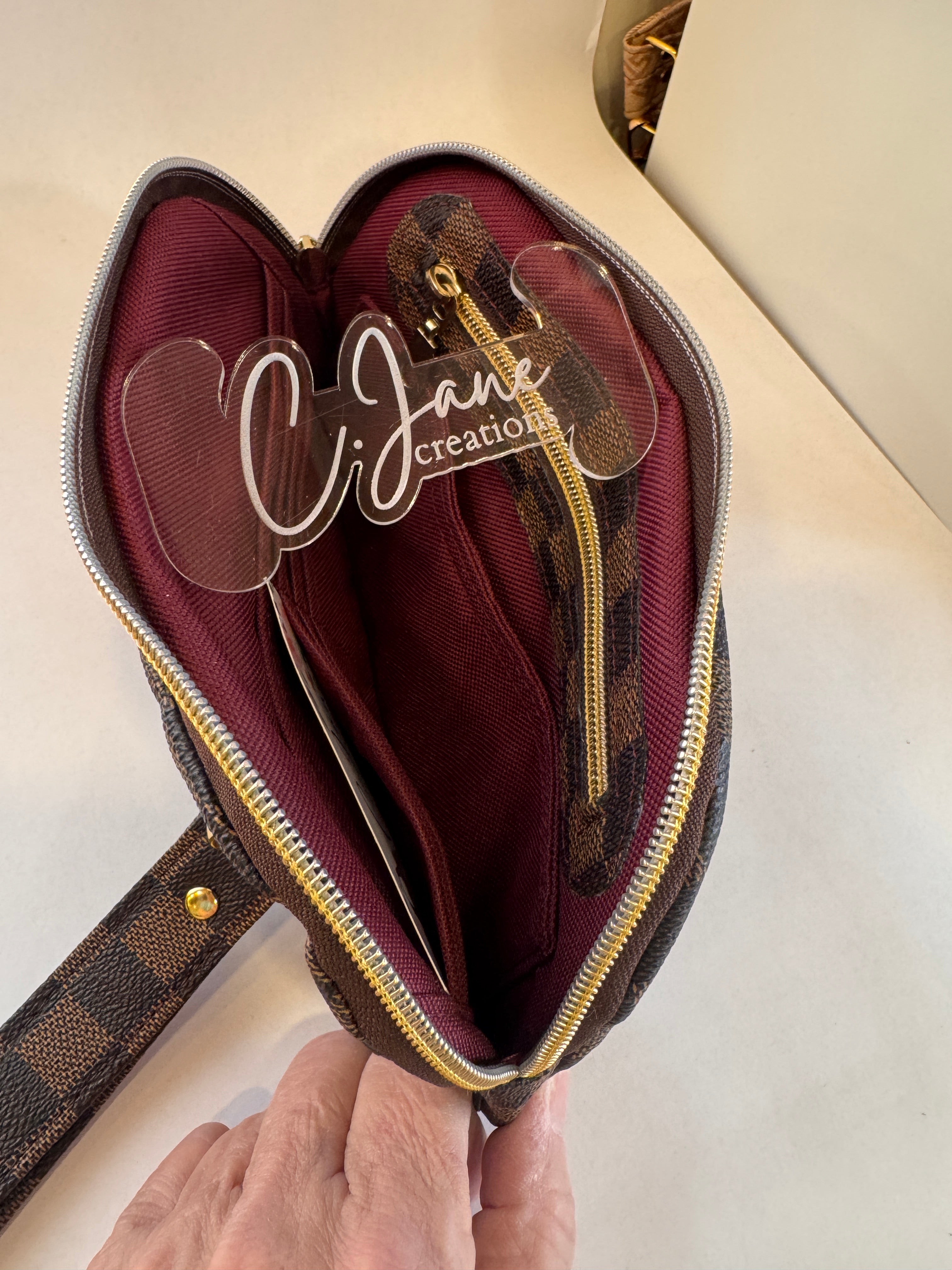 Curvalicious Zip Wallet
