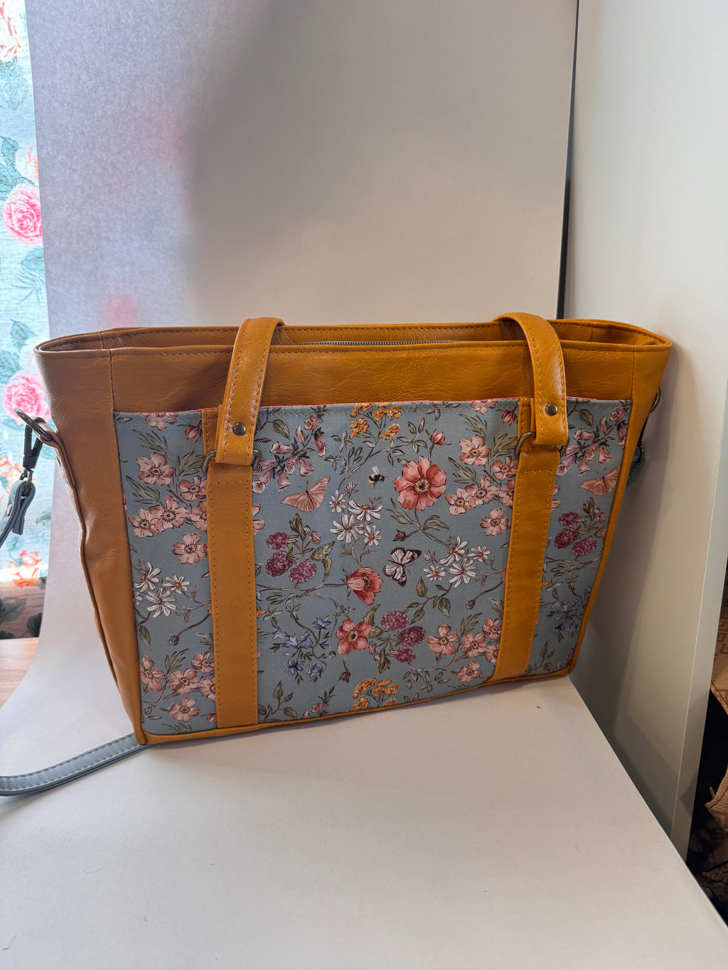 Leilani Shoulder Bag