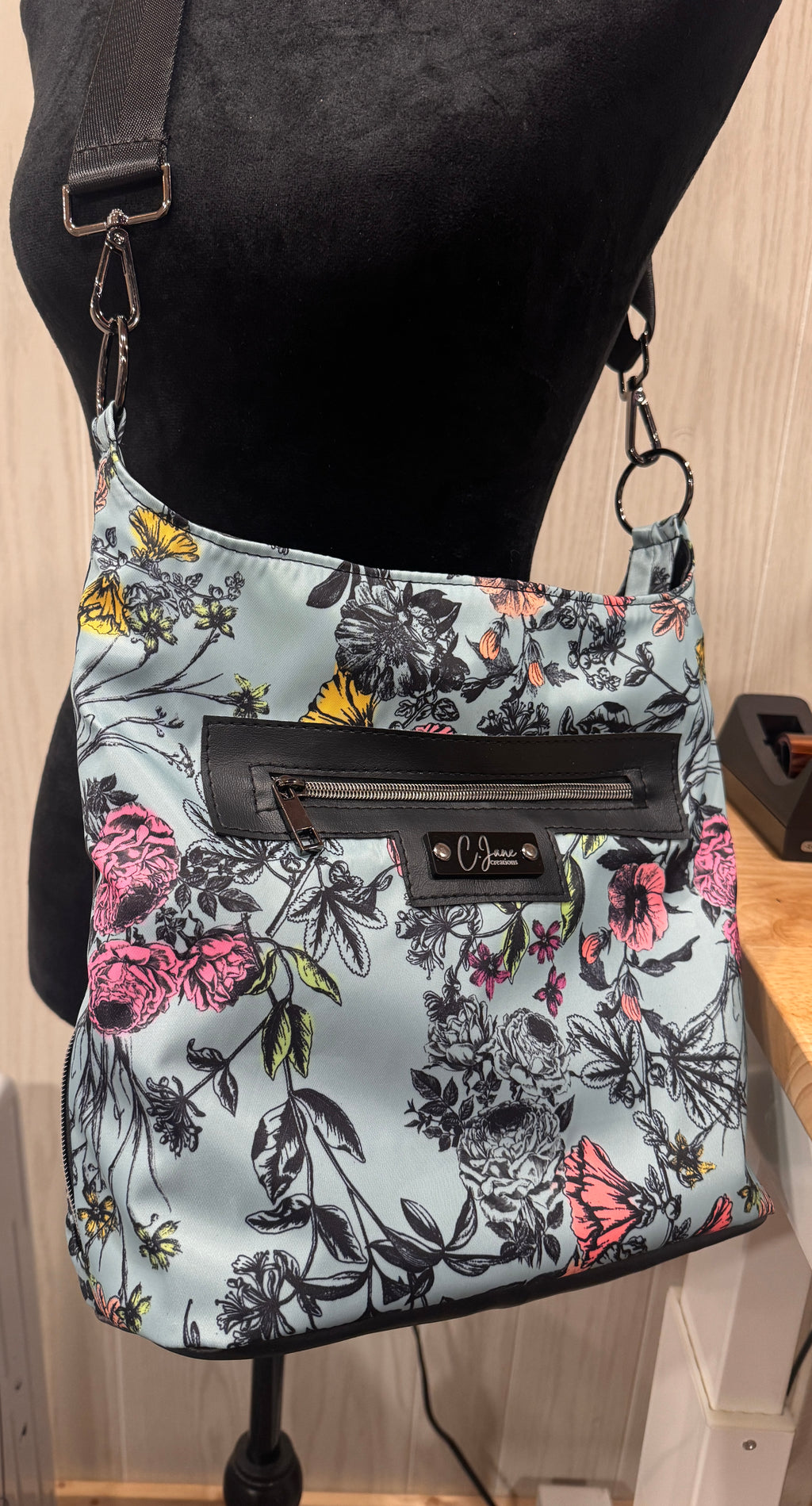 Simplistic Slouch Shoulderbag