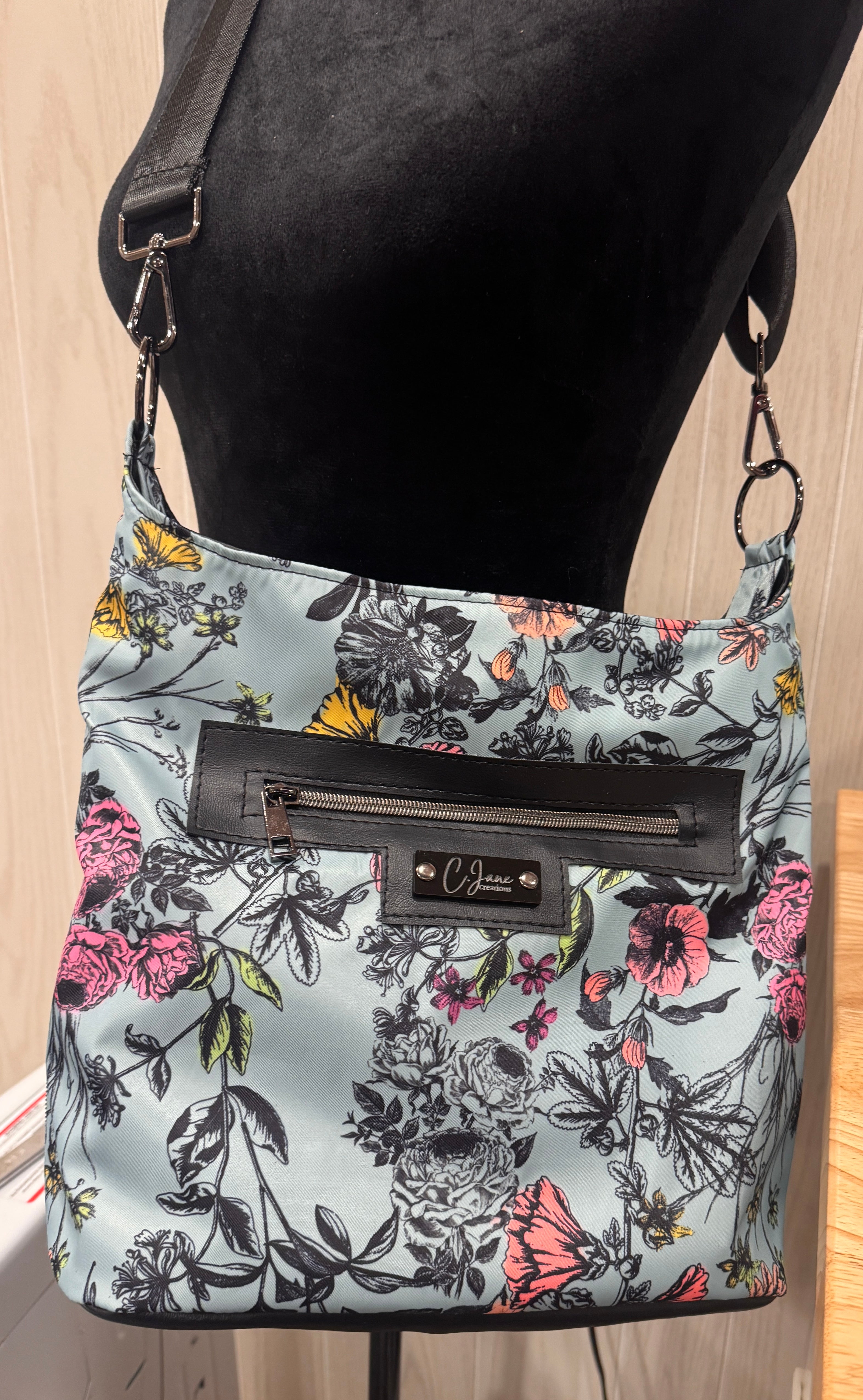 Simplistic Slouch Shoulderbag